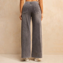 Load image into Gallery viewer, Shascullfites Full-Length Wide Leg Jeans Stretch Cotton Light Grey Wash Casual Pants with Multiple Pockets Baggy Fit