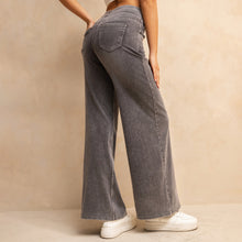 Load image into Gallery viewer, Shascullfites Full-Length Wide Leg Jeans Stretch Cotton Light Grey Wash Casual Pants with Multiple Pockets Baggy Fit

