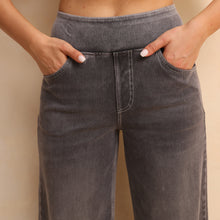 Load image into Gallery viewer, Shascullfites Full-Length Wide Leg Jeans Stretch Cotton Light Grey Wash Casual Pants with Multiple Pockets Baggy Fit
