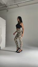 Load and play video in Gallery viewer, Shascullfites Melody Tailored Sports Leggings Women Gym Yoga Clothes Camo High Waist Athletic Exercise Fitness Booty Pants Activewear
